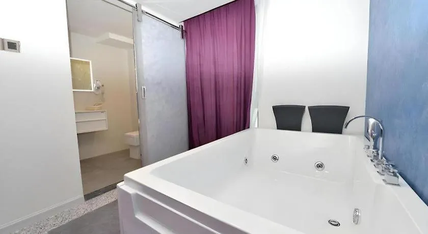 Unic Hotel Kota Kinabalu