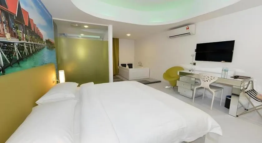 Unic Hotel Kota Kinabalu 2*,