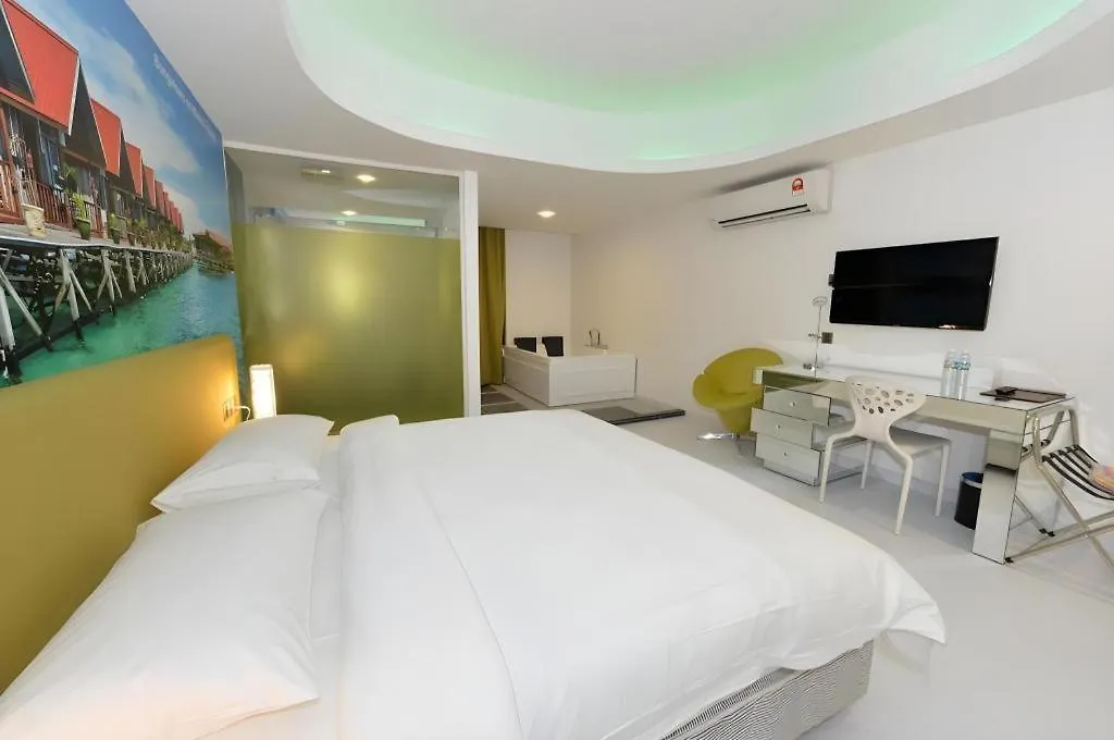 Unic Hotel Kota Kinabalu 2*,