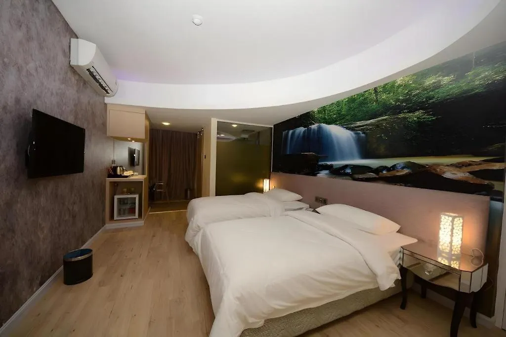 **  Unic Hotel Malaysia
