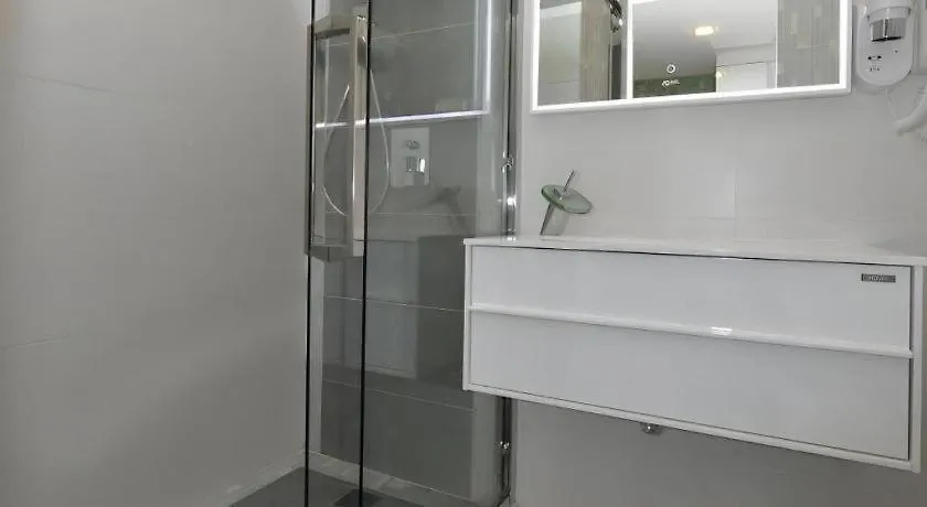 Unic Hotel Kota Kinabalu 2*,  Malajsie